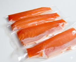 阿武隈川メイプルサーモン お刺身用柵 Sサイズ (7〜8名分 約550〜600g)